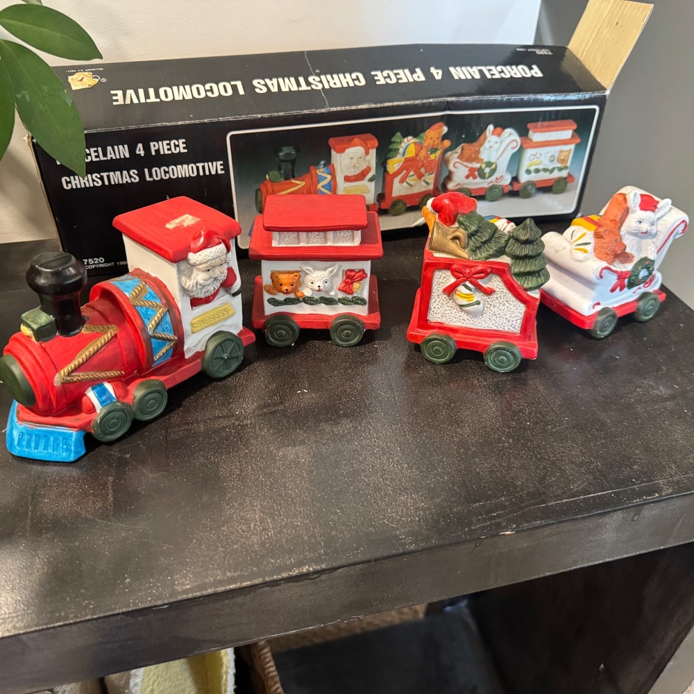 Vintage 1986 Price Products Porcelain 4 Piece Christmas‎ Locomotive Train Set